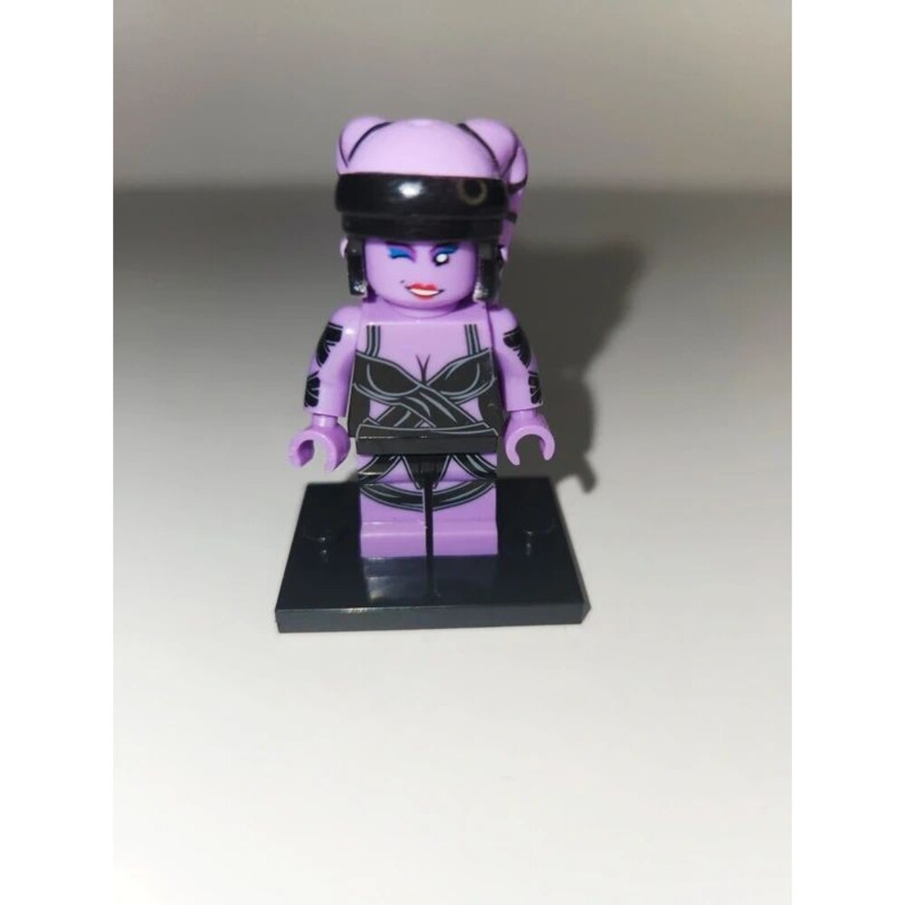 Star Wars Custom Twi’lek Dancer Minifigure - Purple Skin Variant